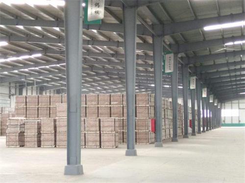 水(shui)泥庫(ku)房(fang)